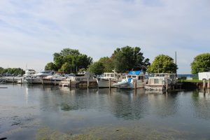 samsen-seneca-lake-marina-cruisers-docked